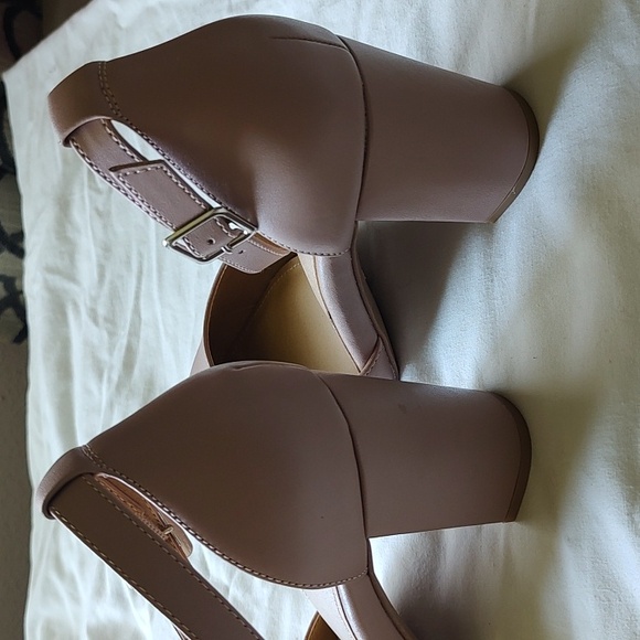 Torrid Beige Block Heel Size 8W - Picture 10 of 12